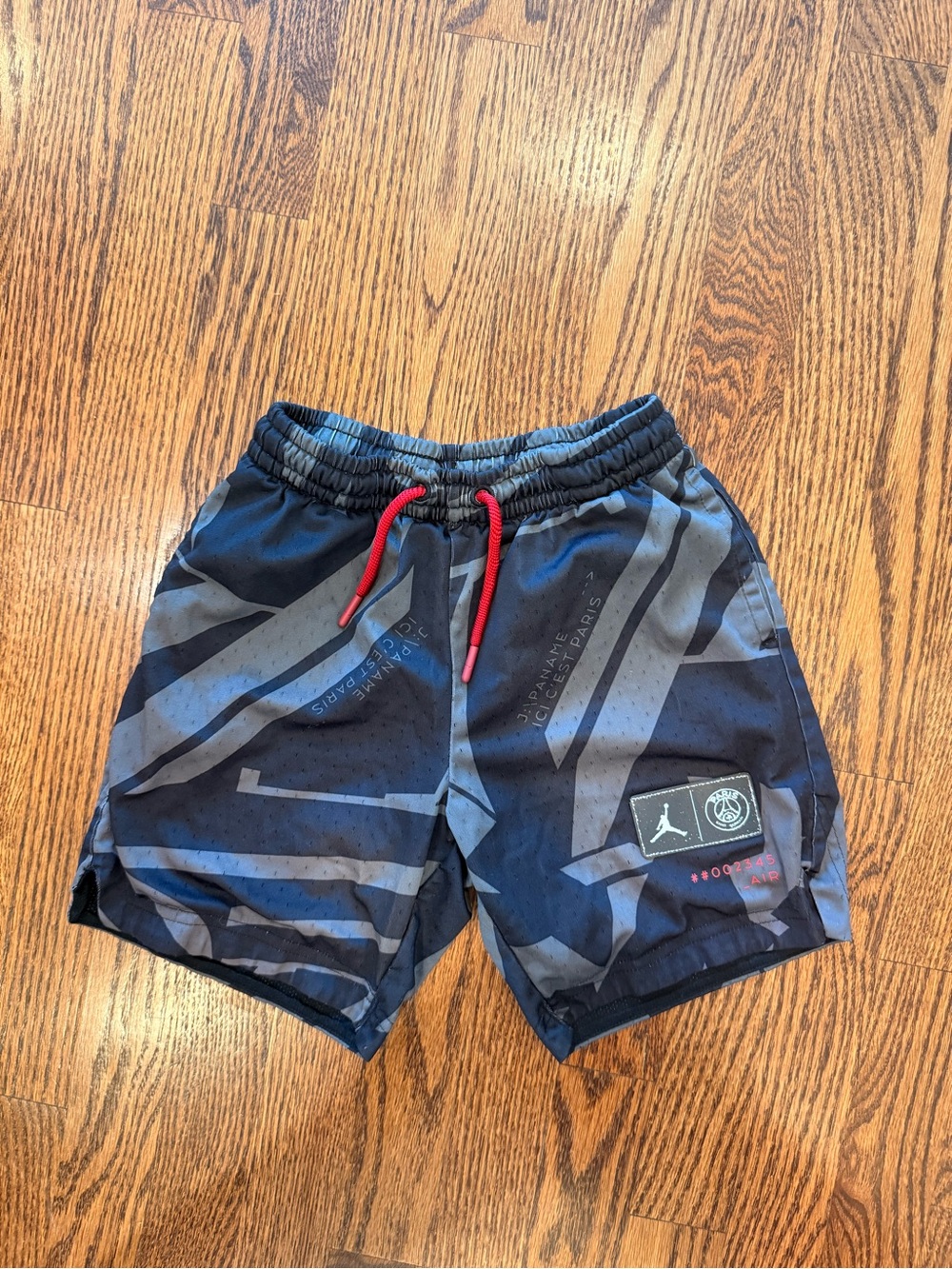 Youth Paris Saint-Germain x Jordan Shorts, size small